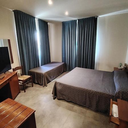 Albergo Centrale Trebaseleghe Bagian luar foto